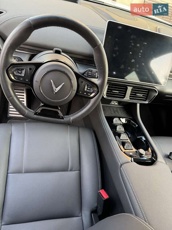 Внедорожник / Кроссовер VinFast VF-8 2022 в Киеве