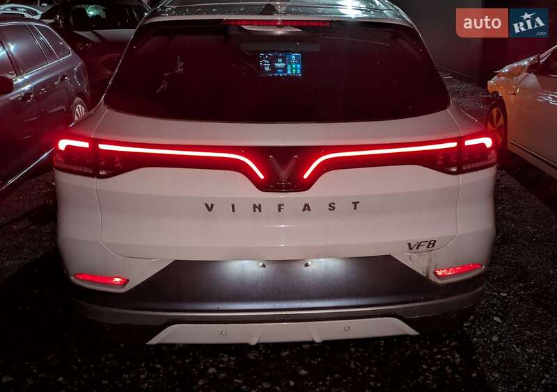 Позашляховик / Кросовер VinFast VF-8 2023 в Тернополі