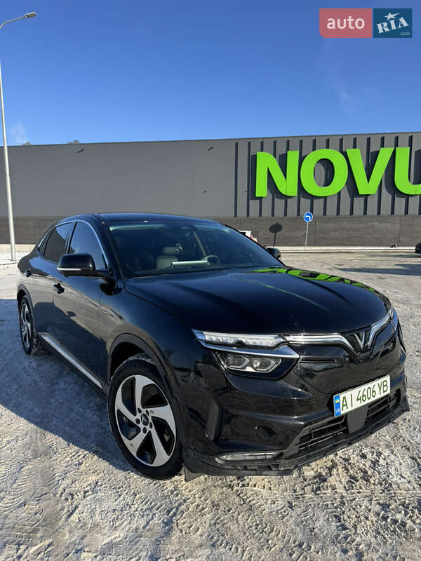 Внедорожник / Кроссовер VinFast VF-8 2023 в Киеве