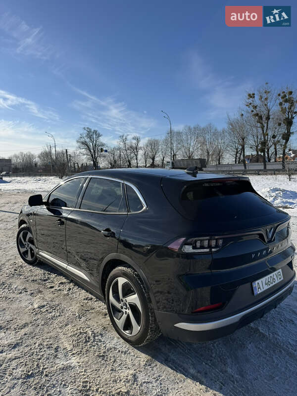 Внедорожник / Кроссовер VinFast VF-8 2023 в Киеве