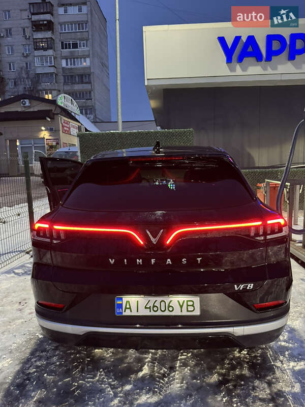 Внедорожник / Кроссовер VinFast VF-8 2023 в Киеве