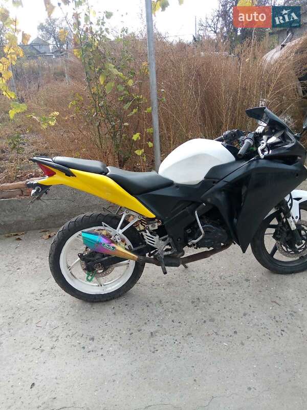 Спортбайк Viper V 250CR 2014 в Татарбунарах