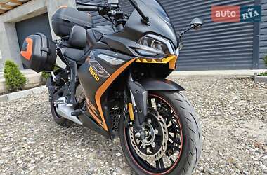 Мотоцикл Спорт-туризм Voge 300RR 2021 в 