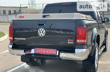 Внедорожник / Кроссовер Volkswagen Amarok 2015 в Ровно