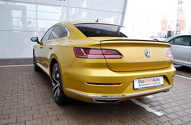 Седан Volkswagen Arteon 2017 в Чернівцях