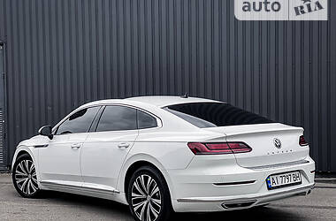 Лифтбек Volkswagen Arteon 2020 в 