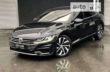 Лифтбек Volkswagen Arteon 2018 в 
