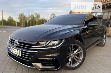 Лифтбек Volkswagen Arteon 2017 в 