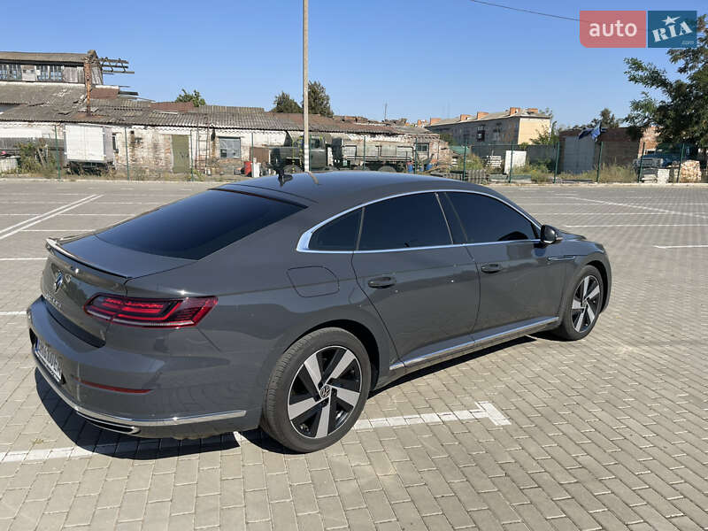 Ліфтбек Volkswagen Arteon 2021 в Ромнах