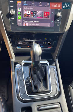 Лифтбек Volkswagen Arteon 2021 в Ромнах