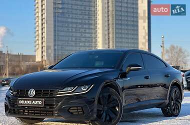 Лифтбек Volkswagen Arteon 2017 в Киеве