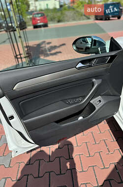 Лифтбек Volkswagen Arteon 2019 в 