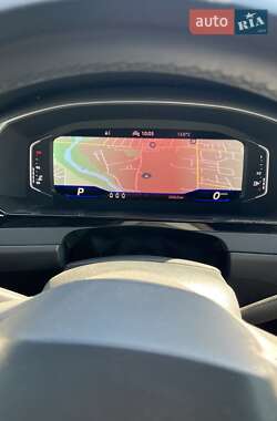 Ліфтбек Volkswagen Arteon 2021 в 