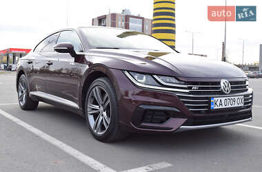 Лифтбек Volkswagen Arteon 2017 в 