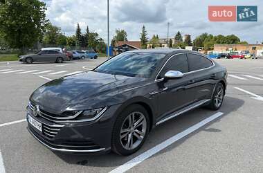 Лифтбек Volkswagen Arteon 2017 в 