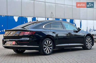 Лифтбек Volkswagen Arteon 2017 в 