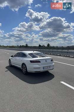 Лифтбек Volkswagen Arteon 2017 в 