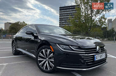 Лифтбек Volkswagen Arteon 2018 в Надворной