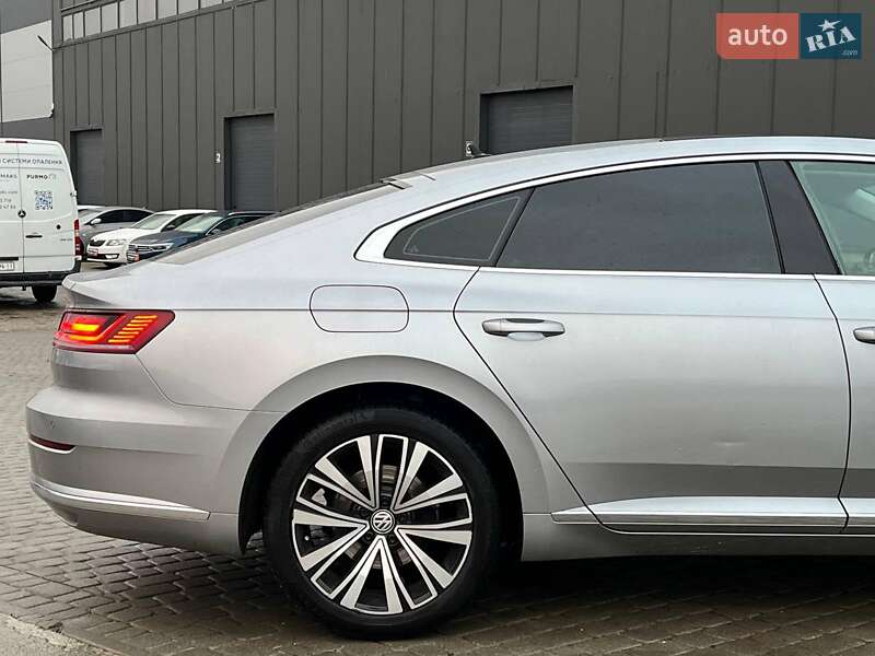 Лифтбек Volkswagen Arteon 2018 в Львове