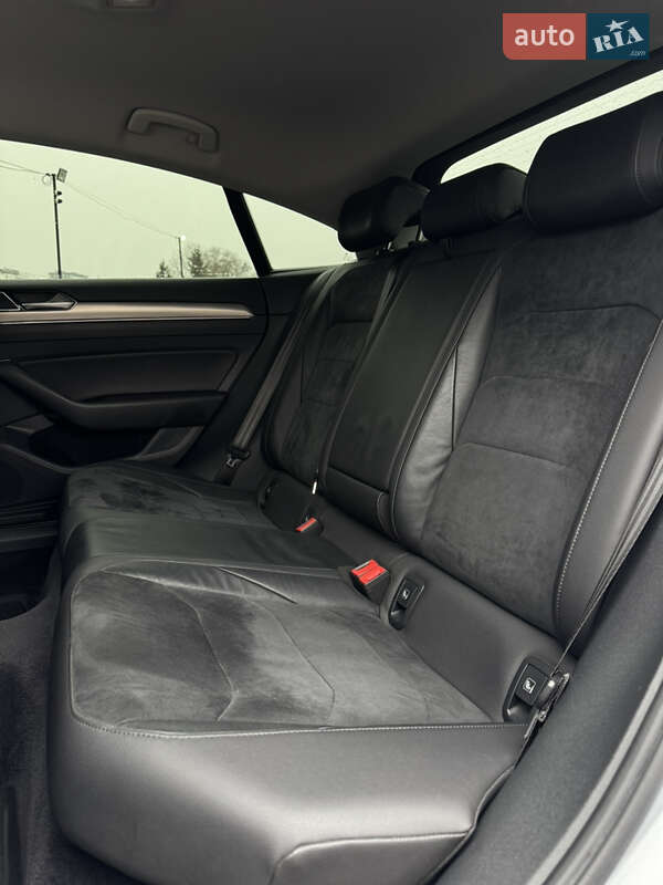 Лифтбек Volkswagen Arteon 2017 в Львове