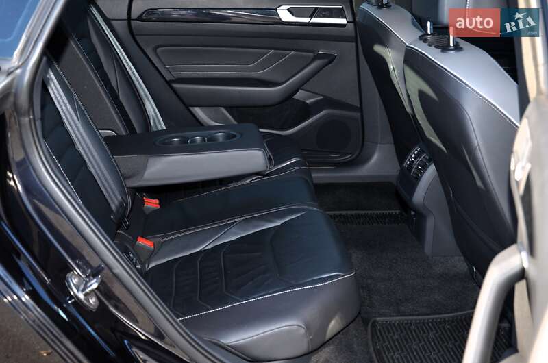 Лифтбек Volkswagen Arteon 2021 в Киеве