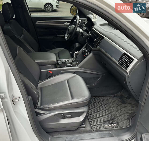 Внедорожник / Кроссовер Volkswagen Atlas Cross Sport 2020 в Киеве фото 74 Внедорожник / Кроссовер Volkswagen Atlas Cross Sport 2020 в Киеве