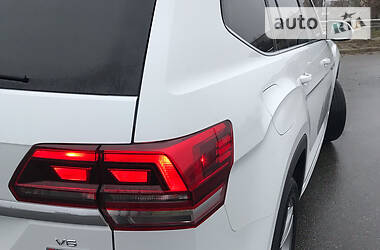 Позашляховик / Кросовер Volkswagen Atlas 2017 в 
