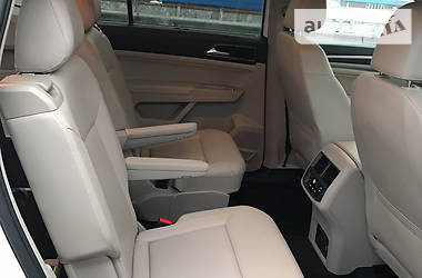 Позашляховик / Кросовер Volkswagen Atlas 2017 в 