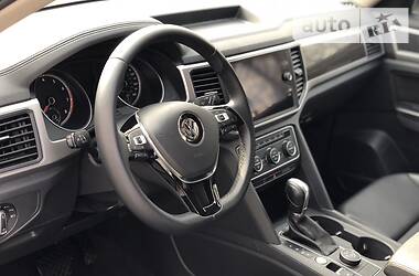 Позашляховик / Кросовер Volkswagen Atlas 2018 в 
