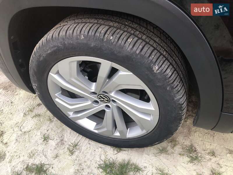 Позашляховик / Кросовер Volkswagen Atlas 2021 в Львові