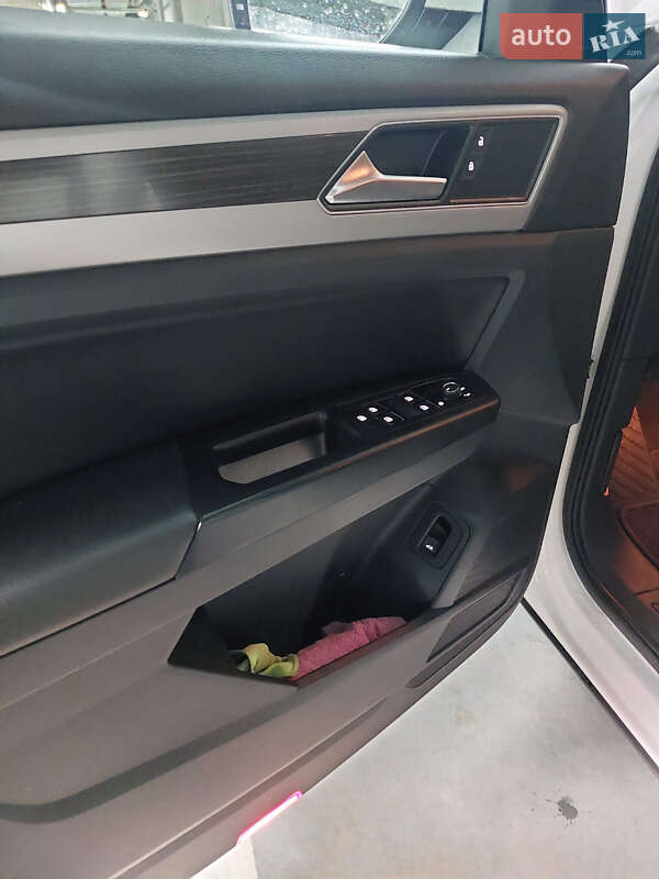 Позашляховик / Кросовер Volkswagen Atlas 2019 в Києві