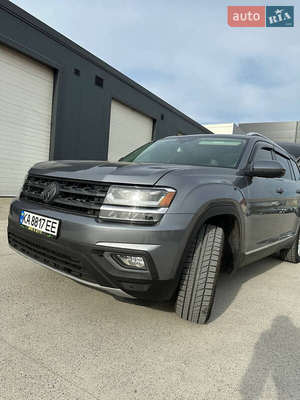 Позашляховик / Кросовер Volkswagen Atlas 2017 в Києві