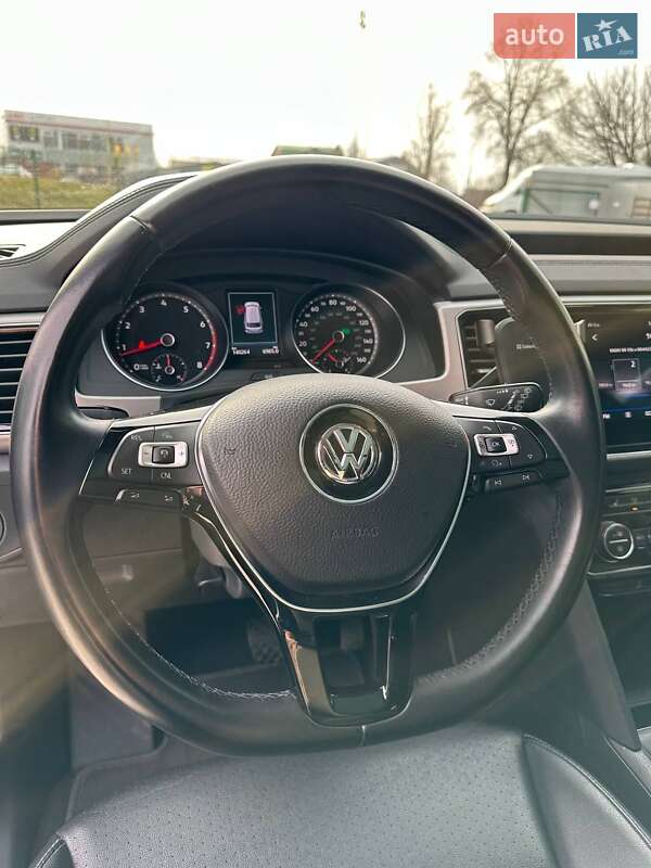 Позашляховик / Кросовер Volkswagen Atlas 2017 в Києві