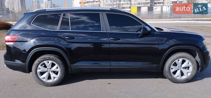 Позашляховик / Кросовер Volkswagen Atlas 2017 в Києві