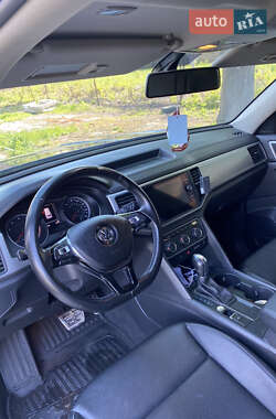 Позашляховик / Кросовер Volkswagen Atlas 2018 в 