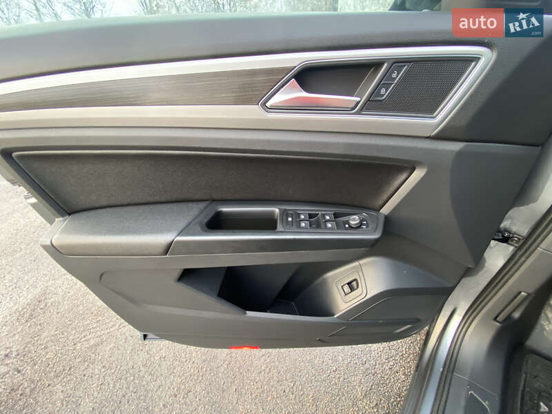 Внедорожник / Кроссовер Volkswagen Atlas 2017 в Луцке