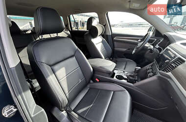Позашляховик / Кросовер Volkswagen Atlas 2021 в 