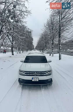 Позашляховик / Кросовер Volkswagen Atlas 2017 в Харкові