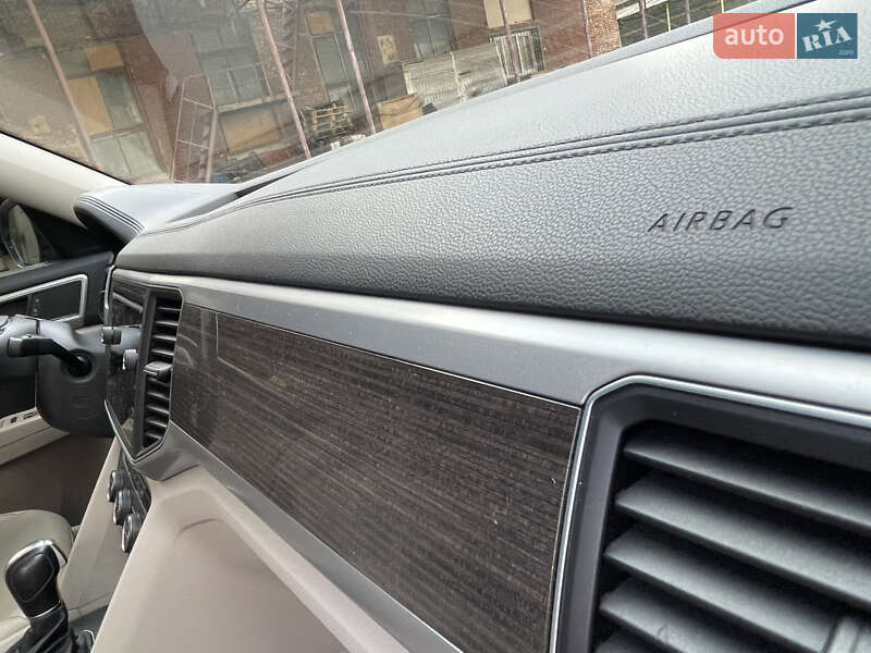 Внедорожник / Кроссовер Volkswagen Atlas 2017 в Киеве