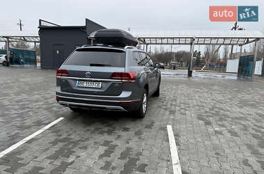 Позашляховик / Кросовер Volkswagen Atlas 2018 в 