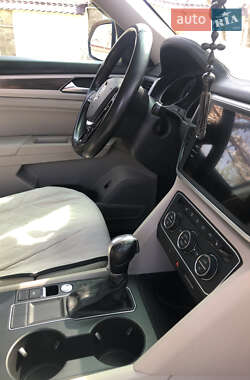 Внедорожник / Кроссовер Volkswagen Atlas 2018 в 