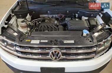 Позашляховик / Кросовер Volkswagen Atlas 2018 в 