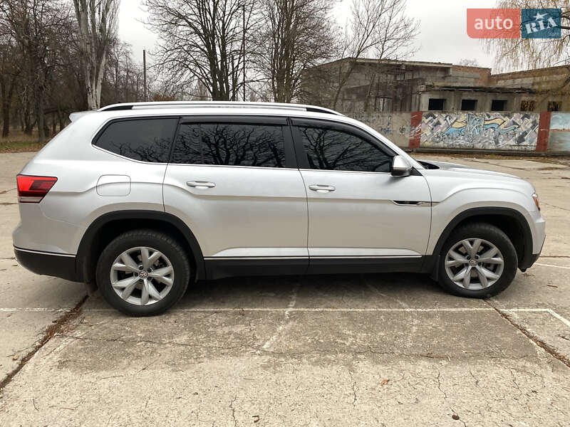 Внедорожник / Кроссовер Volkswagen Atlas 2017 в Кривом Роге