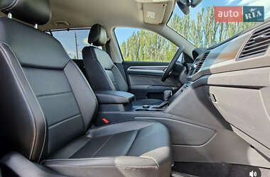Внедорожник / Кроссовер Volkswagen Atlas 2021 в 