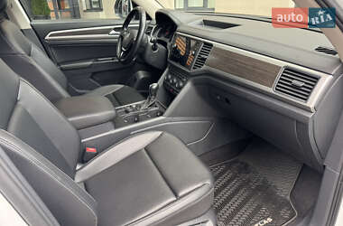 Позашляховик / Кросовер Volkswagen Atlas 2018 в 