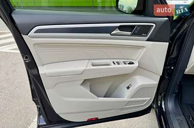 Внедорожник / Кроссовер Volkswagen Atlas 2021 в 