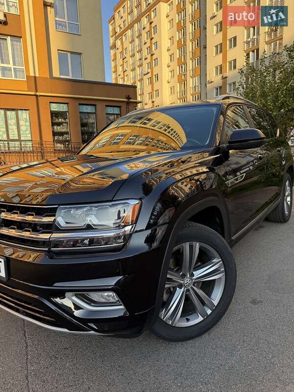 Внедорожник / Кроссовер Volkswagen Atlas 2018 в Вишневом