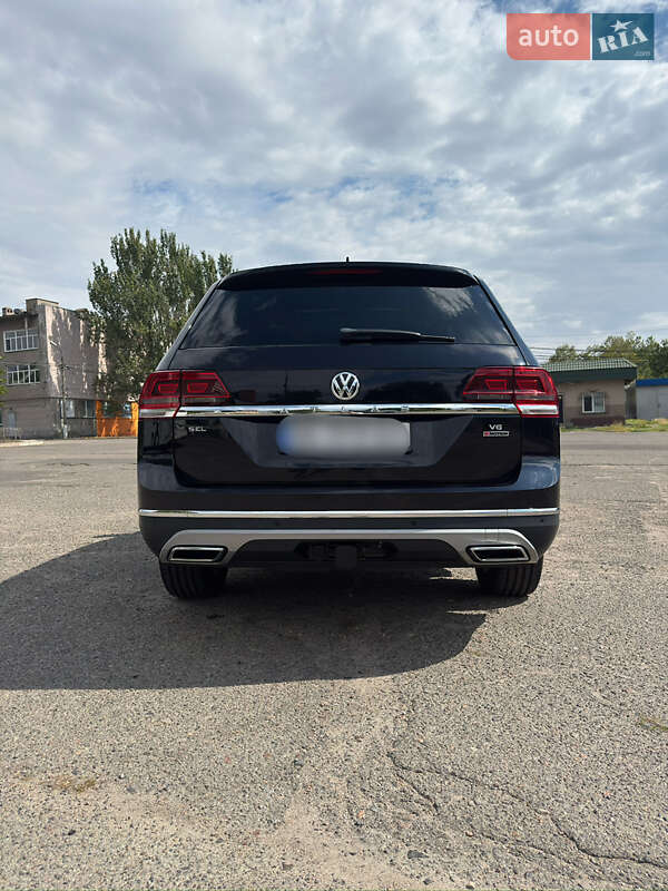 Позашляховик / Кросовер Volkswagen Atlas 2017 в Миколаєві