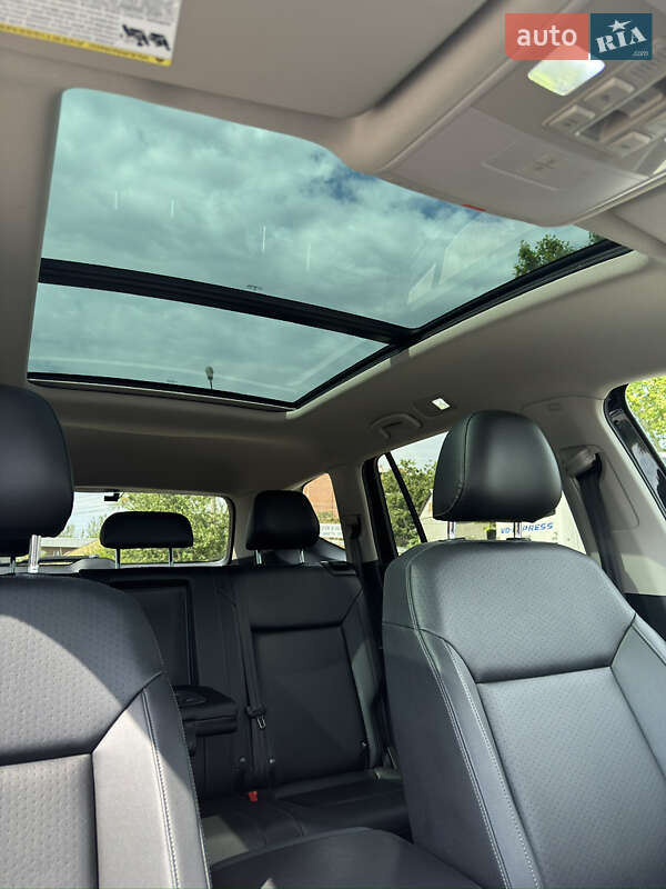 Позашляховик / Кросовер Volkswagen Atlas 2017 в Миколаєві