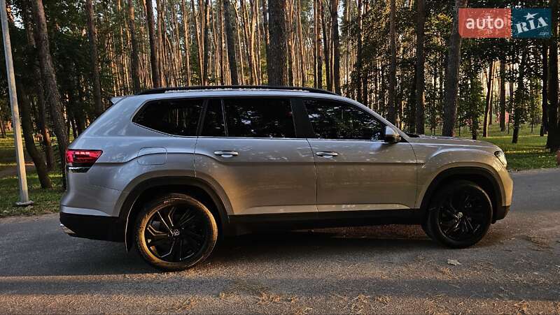 Внедорожник / Кроссовер Volkswagen Atlas 2022 в Киеве